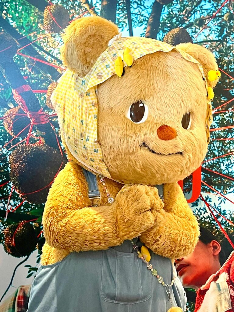 Butterbear and Her Healing SuperPower น้องหมีเนย : ต้าวหนูแสนซนของเหล่ามัมหมี อีกพลังฮีลใจจาก ‘ตุ๊กตาหมีแห่งมิตรภาพ’ 2 1730360548859