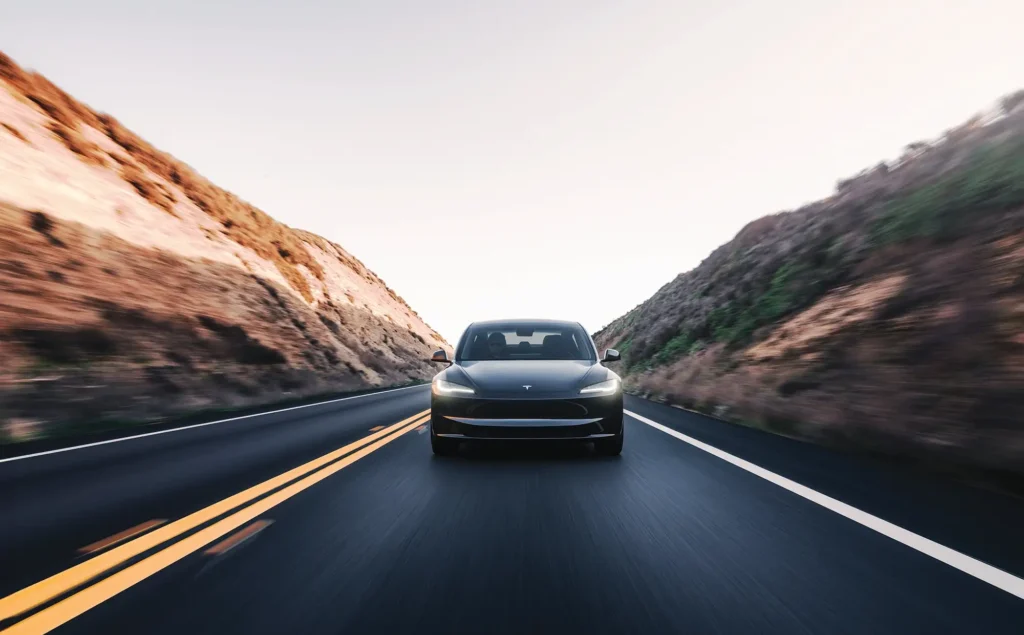 Tesla นวัตกรรมสุดล้ำเพื่ออนาคตของโลกที่ยั่งยืน 2 3 compress 75