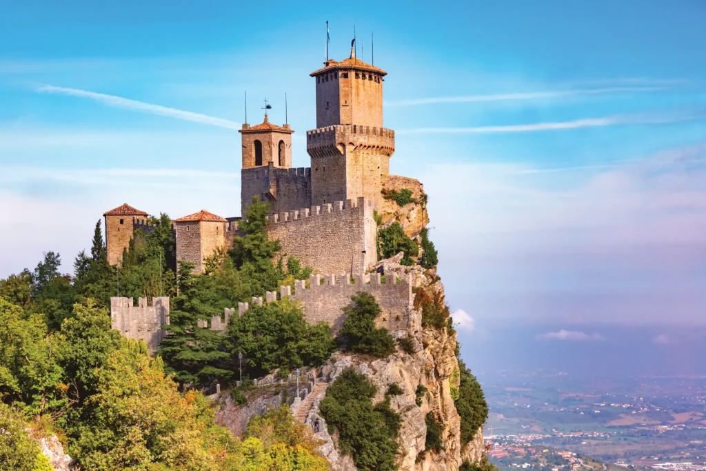 Unlocking San Marino’s 5 Allures 5 มนต์เสน่ห์ของ “ซานมารีโน” ดินแดนประวัติศาสตร์และความงามแห่งเทือกเขาแอเพนไนน์ 4 4 compress 29