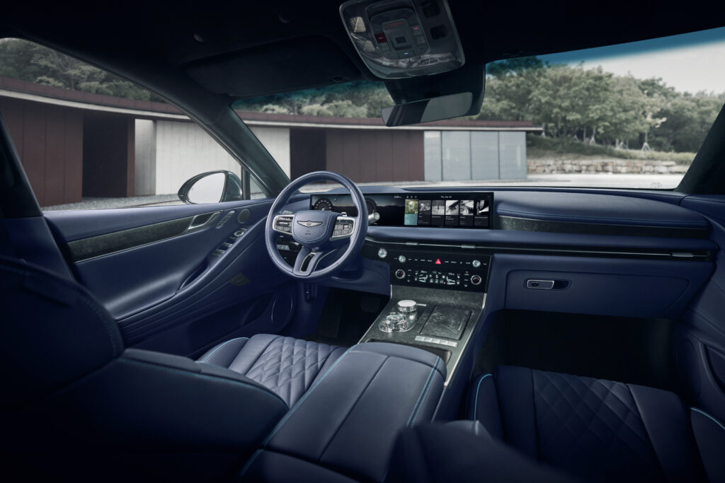 GENESIS Electrified G80 จากค่ายฮุนได ยกระดับมาตรฐานใหม่แห่งยนตรกรรมซีดานไฟฟ้าสุดหรู 3 RG3 EV FL GLOBAL KV Prussian Blue Mono Forged Wood Black ENG 7