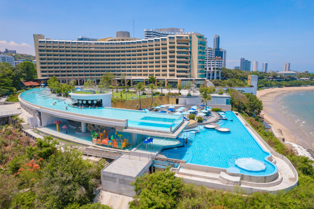 ‘วิทนาถ วรรธนะกุล’ เดินหน้า Episode ใหม่ รอยัล คลิฟ พัทยา The Timeless Luxury Destination Resort 3 Royal Cliff Pool 73 2 1