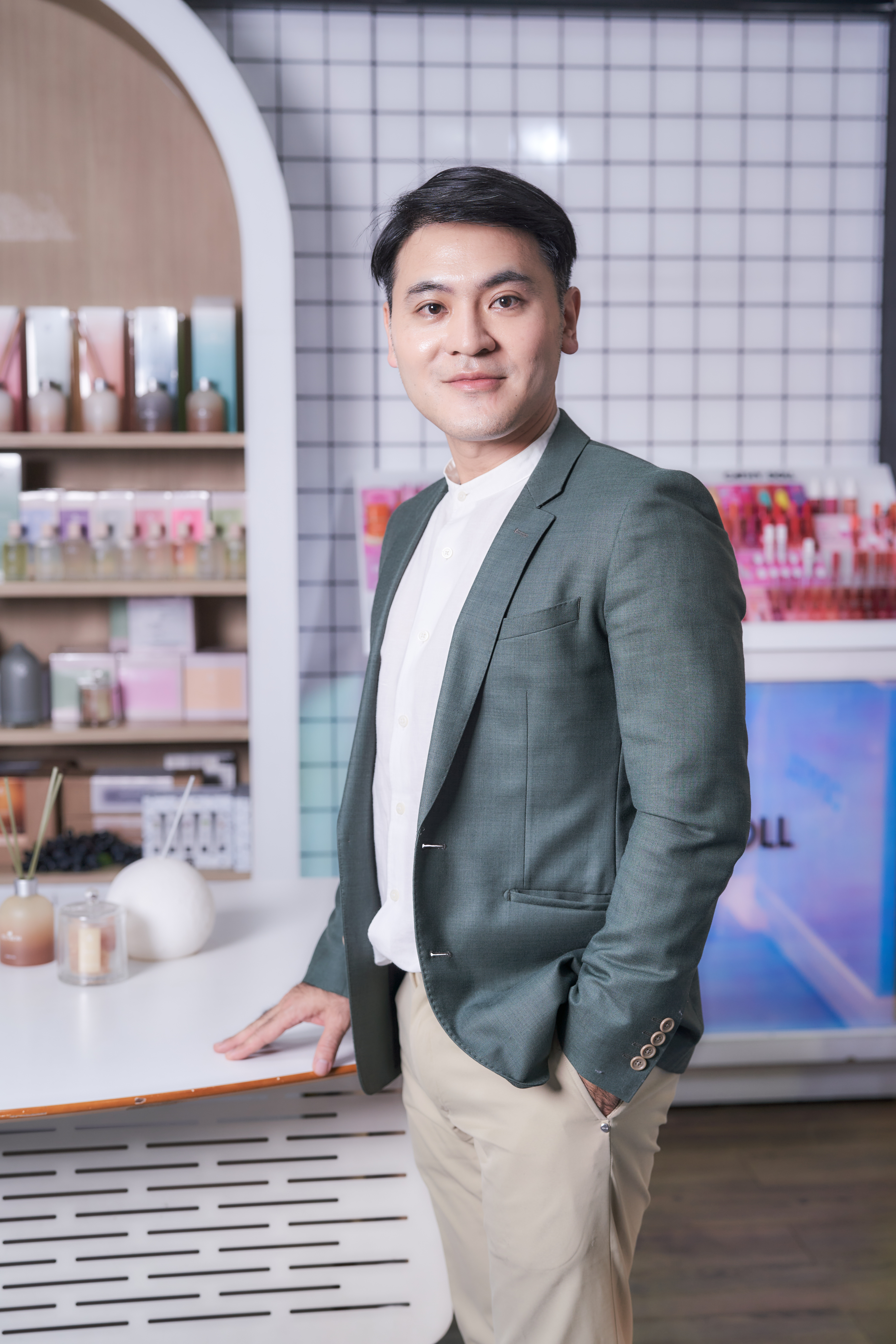 วงศ์วิวัฒน์ ทีฆคีรีกุล แห่งคาร์มาร์ท มุ่งสร้างความเปลี่ยนแปลงโลกความงาม สู่เป้าหมายสูงสุด-ดันองค์กรขึ้นแท่นธุรกิจหมื่นล้าน 2 คุณกอล์ฟ